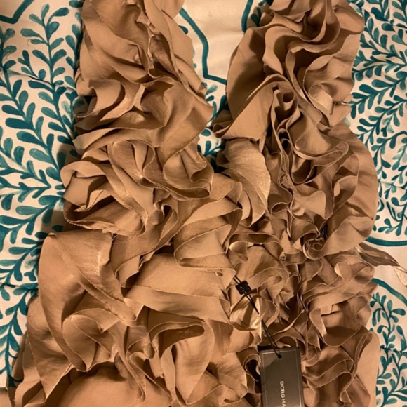 NWT BCBG MaxAzria Backless Ruffle Top - Picture 3 of 3